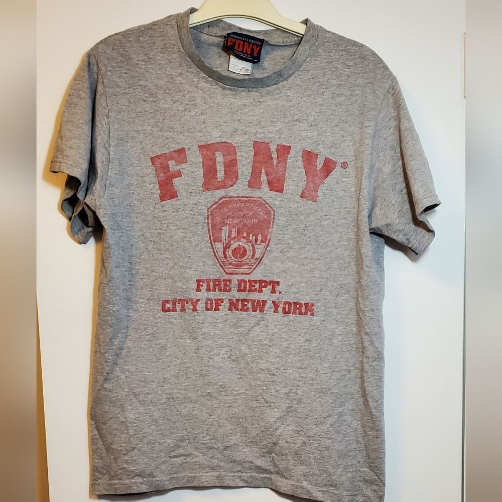 Small FDNY Officially Licensed Gray T-Shirt Fire Department of New York Logo
